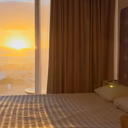 Sunset Ocean Mountain View Tenerife365 度假居 *